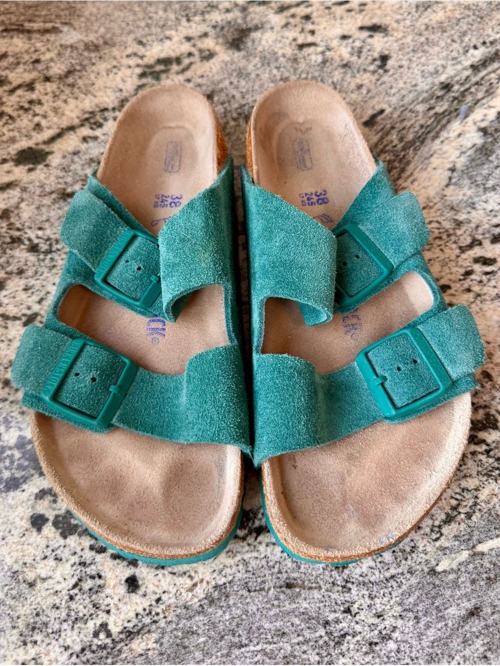 Birkenstock Arizona Soft Footbed Suede Sandal in Digital Green. 38 Regular. EUC